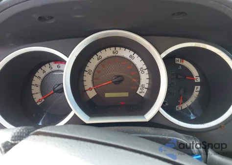 2015 Toyota Tacoma Base V6 z USA, uszkodzony, nr VIN 3TMLU4ENXFM201312